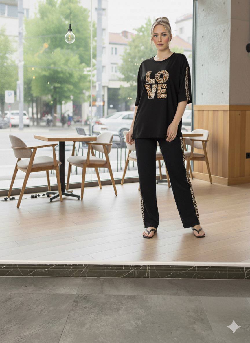 تیشرت شلوار زنانه  طرح لاو جنس نخ پنبه سوپر اعاا  کنار شلوار نوار دوزی شده سرشانه  نوار دوزی شده  چاپ زول تن خور شیک